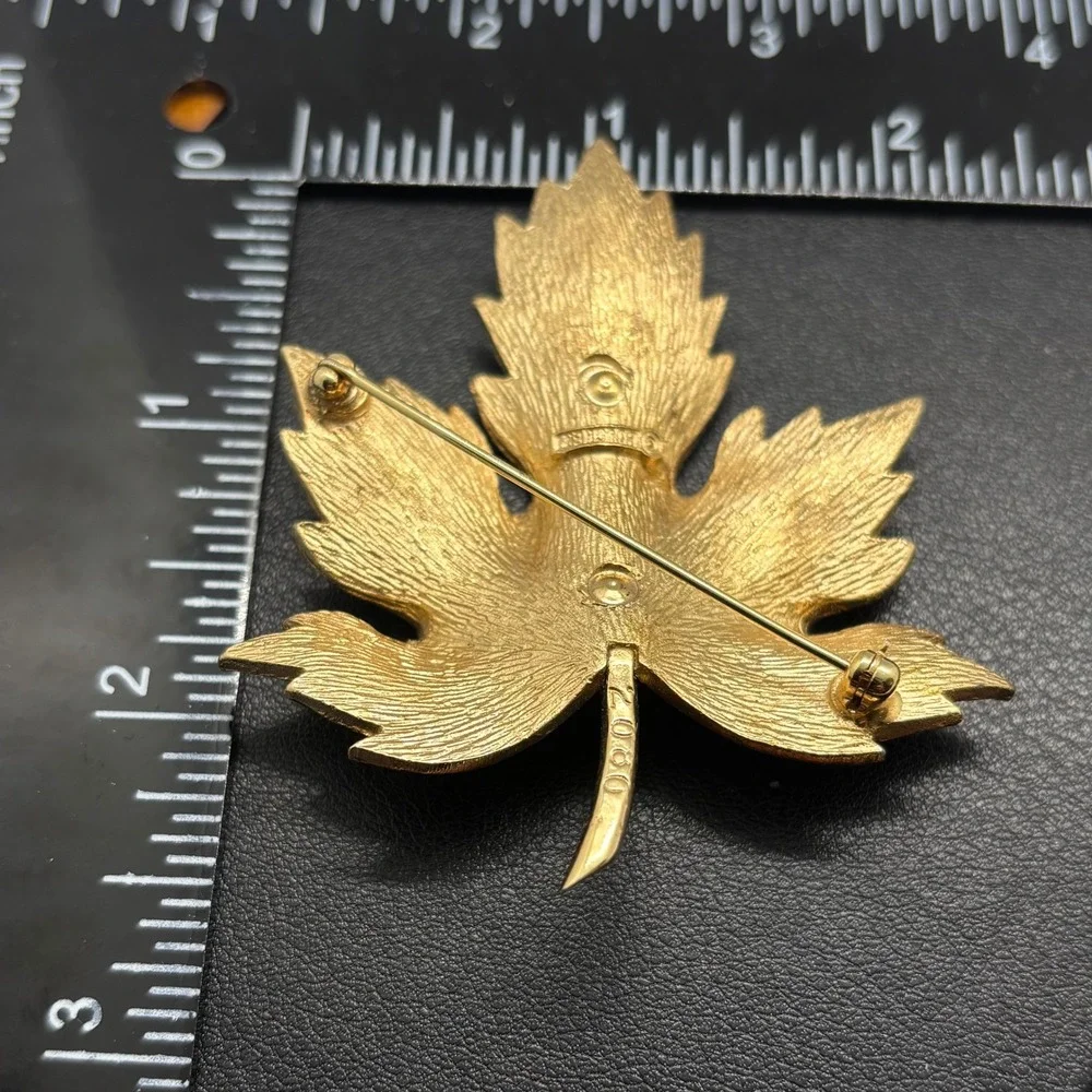 Boucher Maple Leaf Brooch Women Gold Tone Textured Vintage Signed 2080 Pin